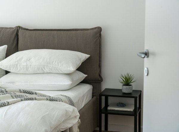 Tables d'appoint rangement : l'élégance au cœur de votre intérieur